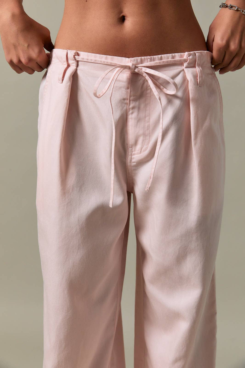 Low-Rise Pleated Tie Pants